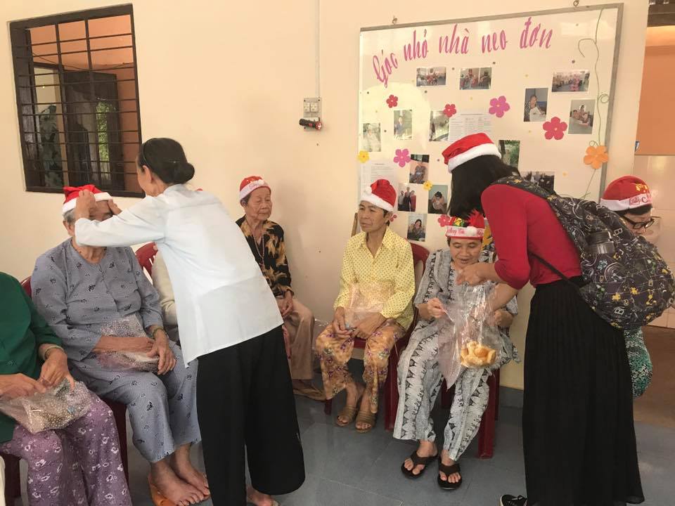 Giáng Sinh trong căn phòng nhỏ