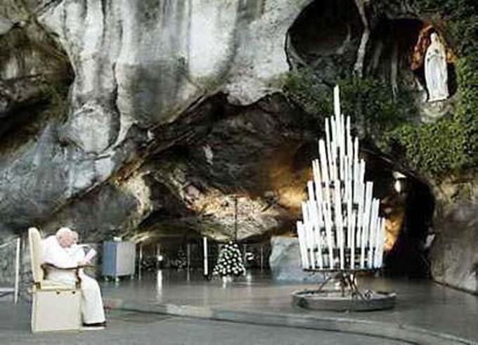 Hành hương Lộ Đức tại nhà