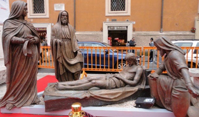 Tham dự nghi thức đàng thánh giá tại Rôma