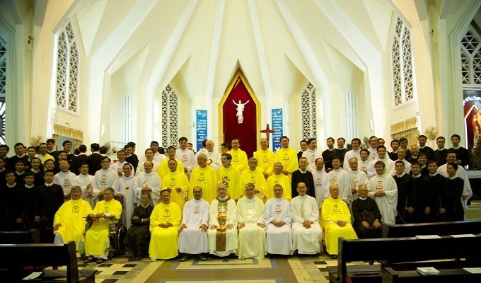 Khiêm nhường trong ơn gọi linh mục và tu sĩ