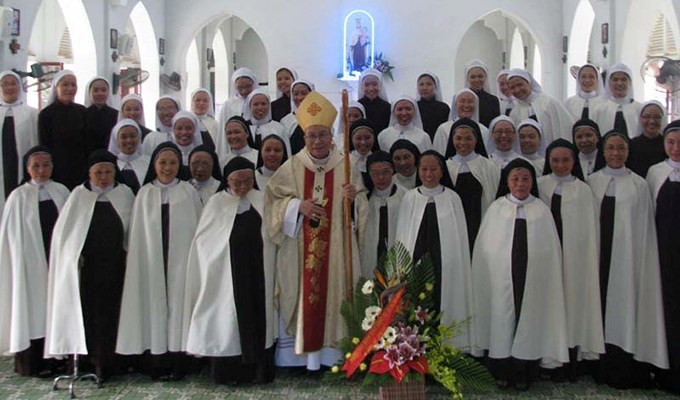 Dòng Cát Minh Huế mừng ngày hồng ân