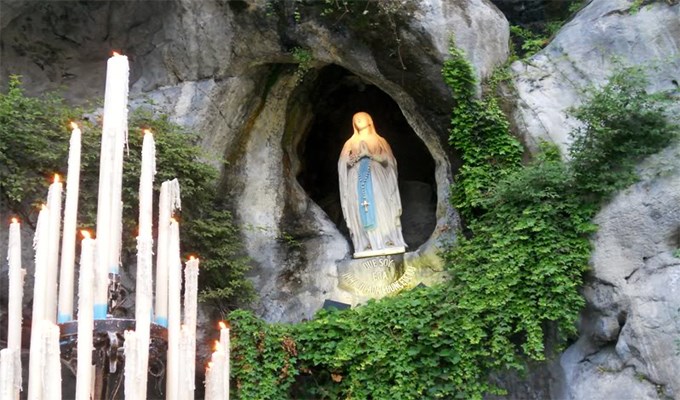 18 lần Đức Mẹ hiện ra với Bernadette tại hang Massabielle  - Lộ Đức (P1)