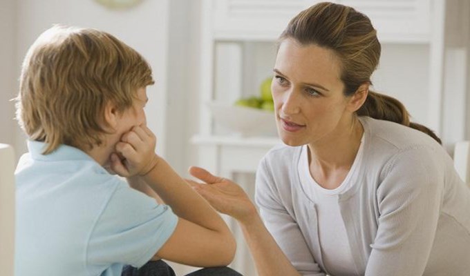 Cha mẹ đóng vai bao công ?