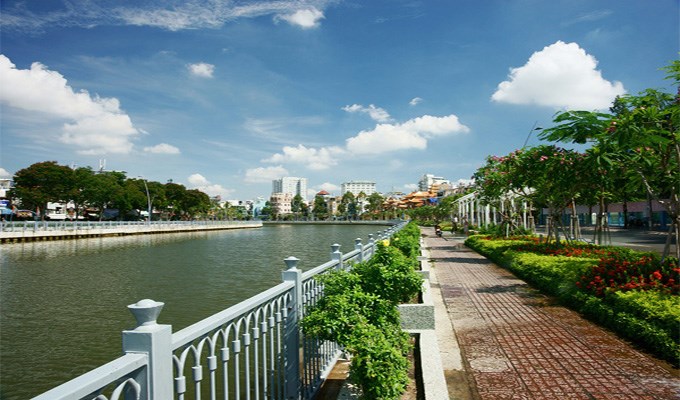 Giáo dục...