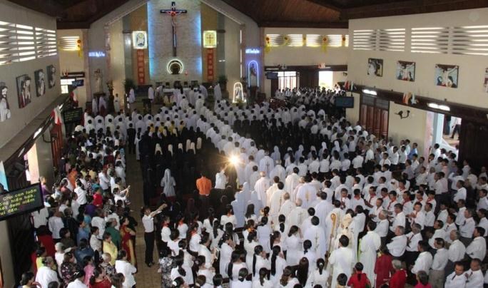 GP Phan Thiết: Thánh lễ Truyền Dầu tại nhà thờ Võ Đắt