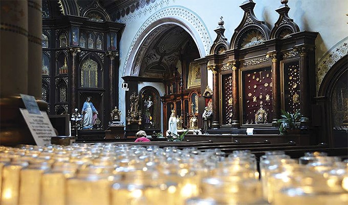 Nhà thờ lưu giữ hơn 5.000 thánh tích