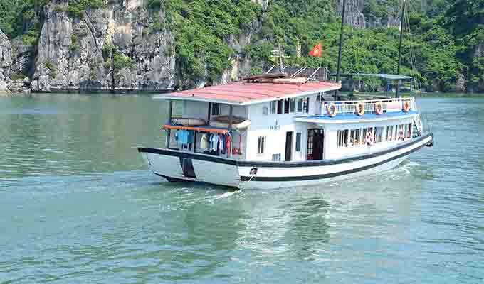 Chưa đẹp tàu du lịch Hạ Long