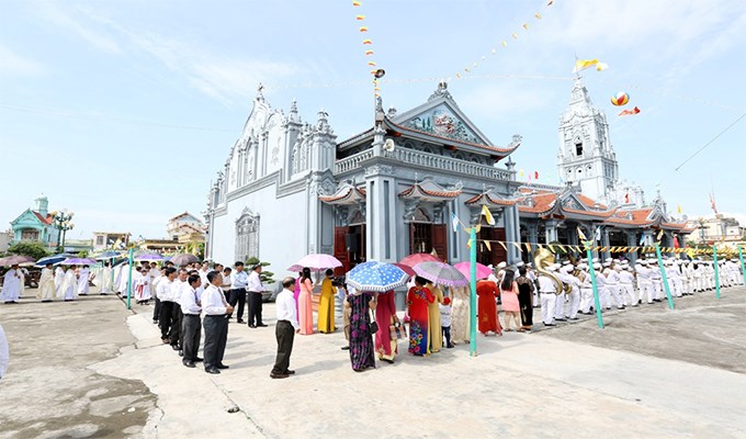 Thánh lễ tạ ơn 100 năm xây dựng nhà thờ giáo xứ Văn Lý