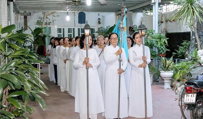 Các bà mẹ Monica thời nay