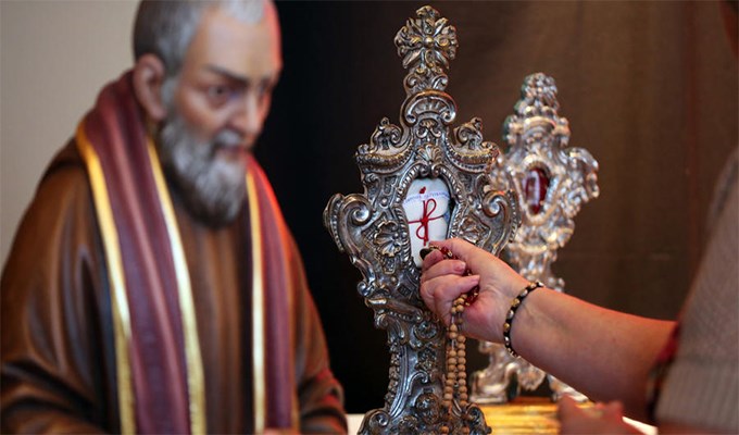 Thánh tích quý giá của Thánh Pio 5 dấu