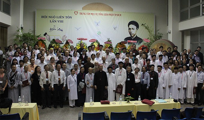 “Hiểu biết phụng sự nhân sinh”