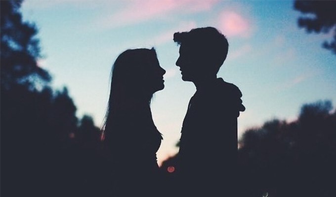 Anh ruột dính… bẫy tình ?