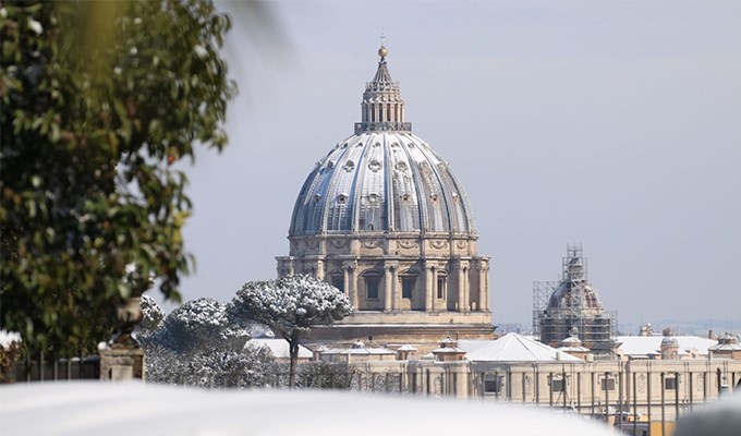 Vatican trắng xóa tuyết