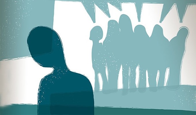 Làm sao góp ý với  người có định kiến ?