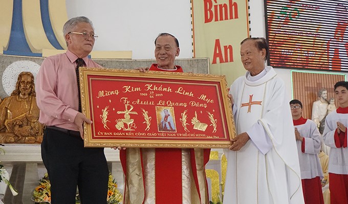 Có Thánh Phanxicô Assisi luôn đồng hành