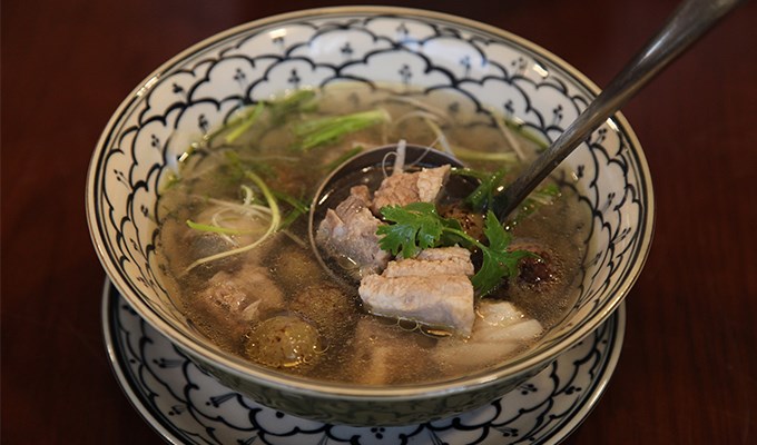 Chua thanh món canh sấu sườn