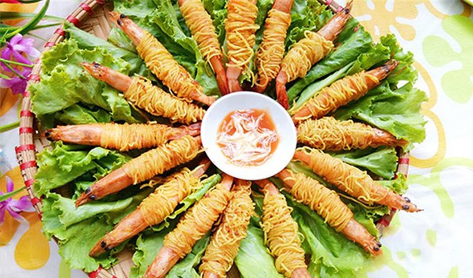 Tôm cuộn mì chiên giòn