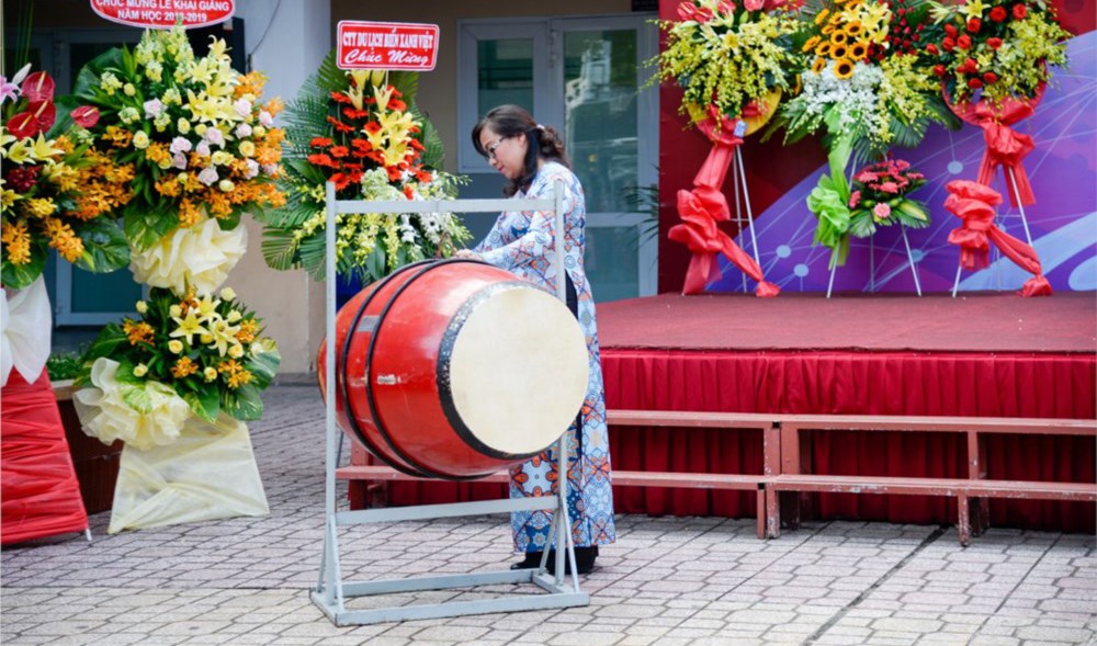Tiếng trống ngày khai giảng