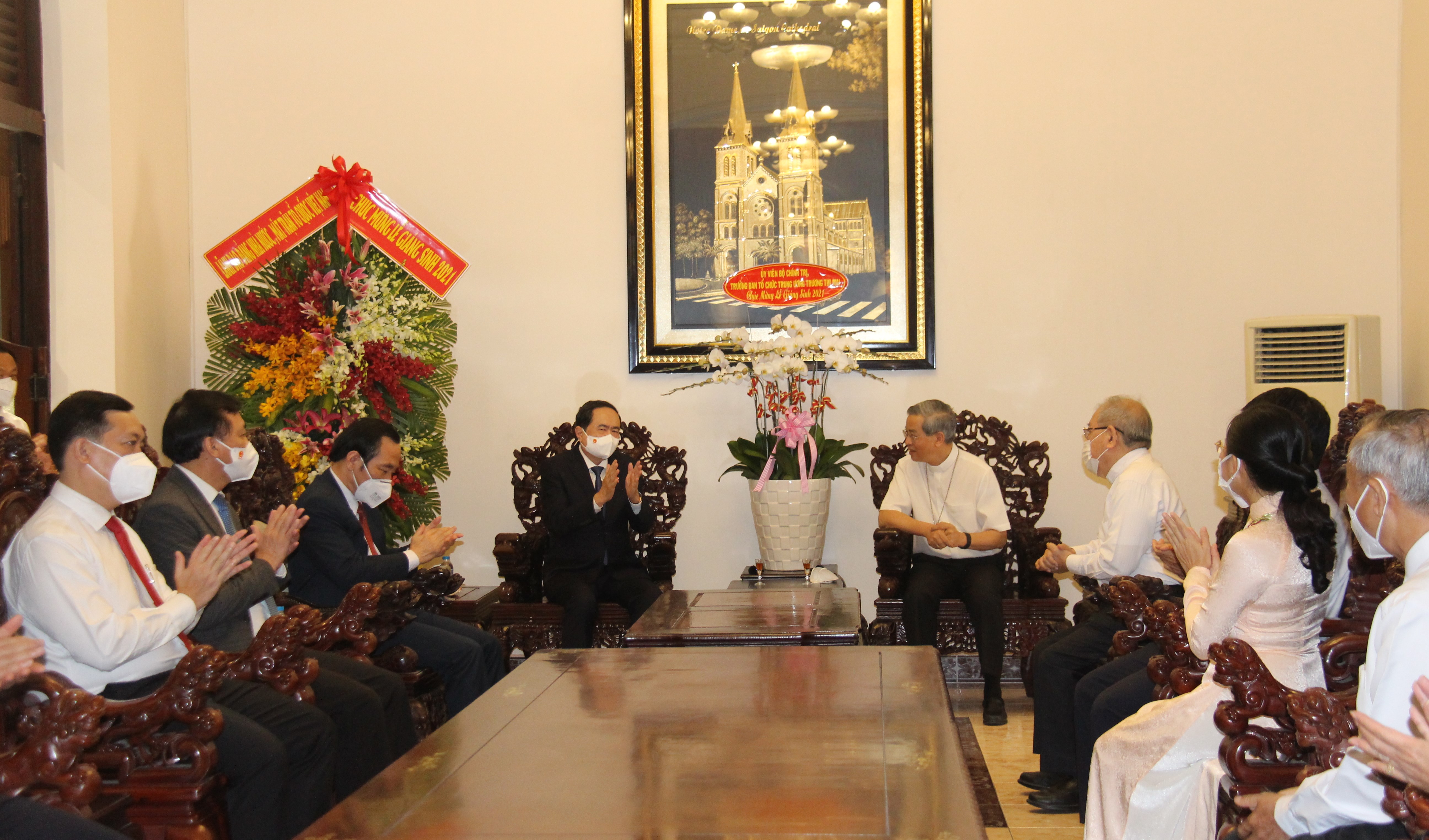 Phó Chủ tịch thường trực Quốc hội chúc mừng Giáng Sinh