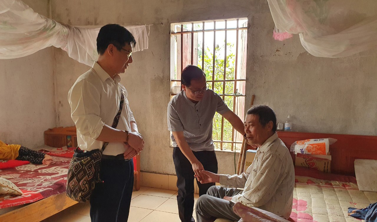 Ðồng hành với người nghèo