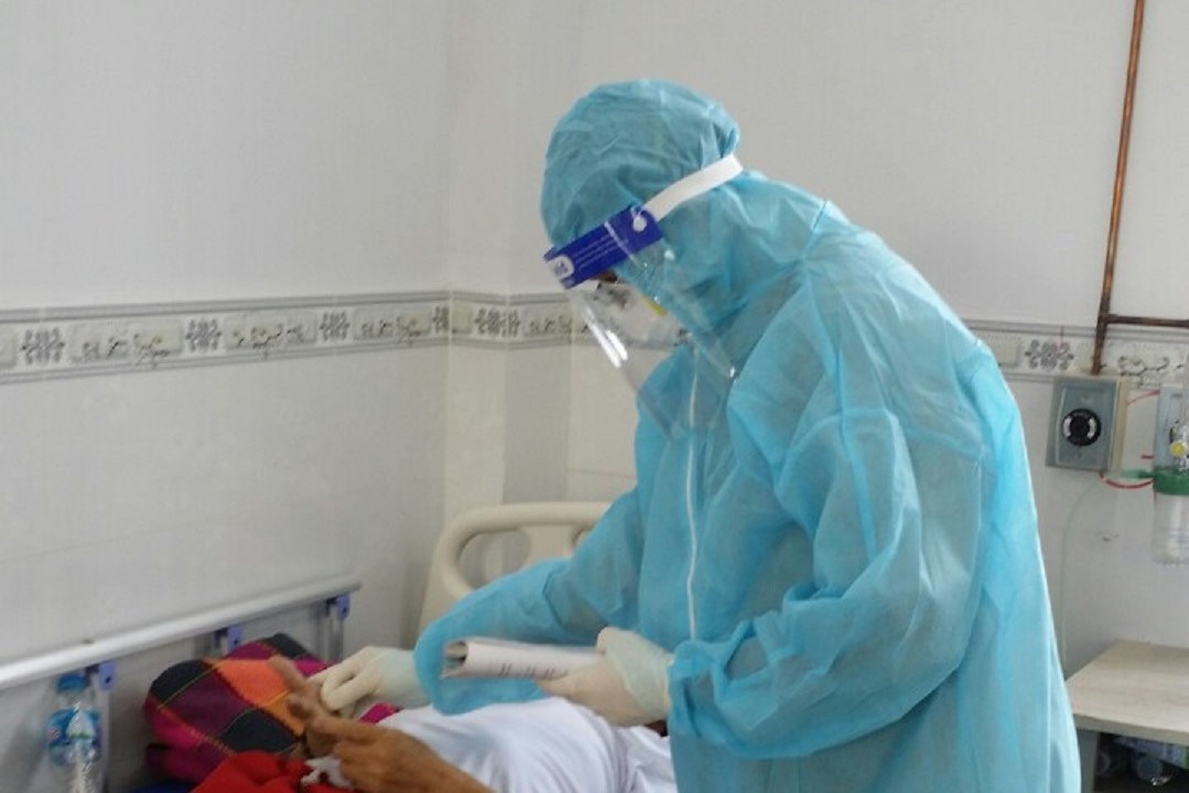 Tâm tình linh mục phục vụ bệnh nhân Covid-19: Cha còn nhớ bệnh viện không?