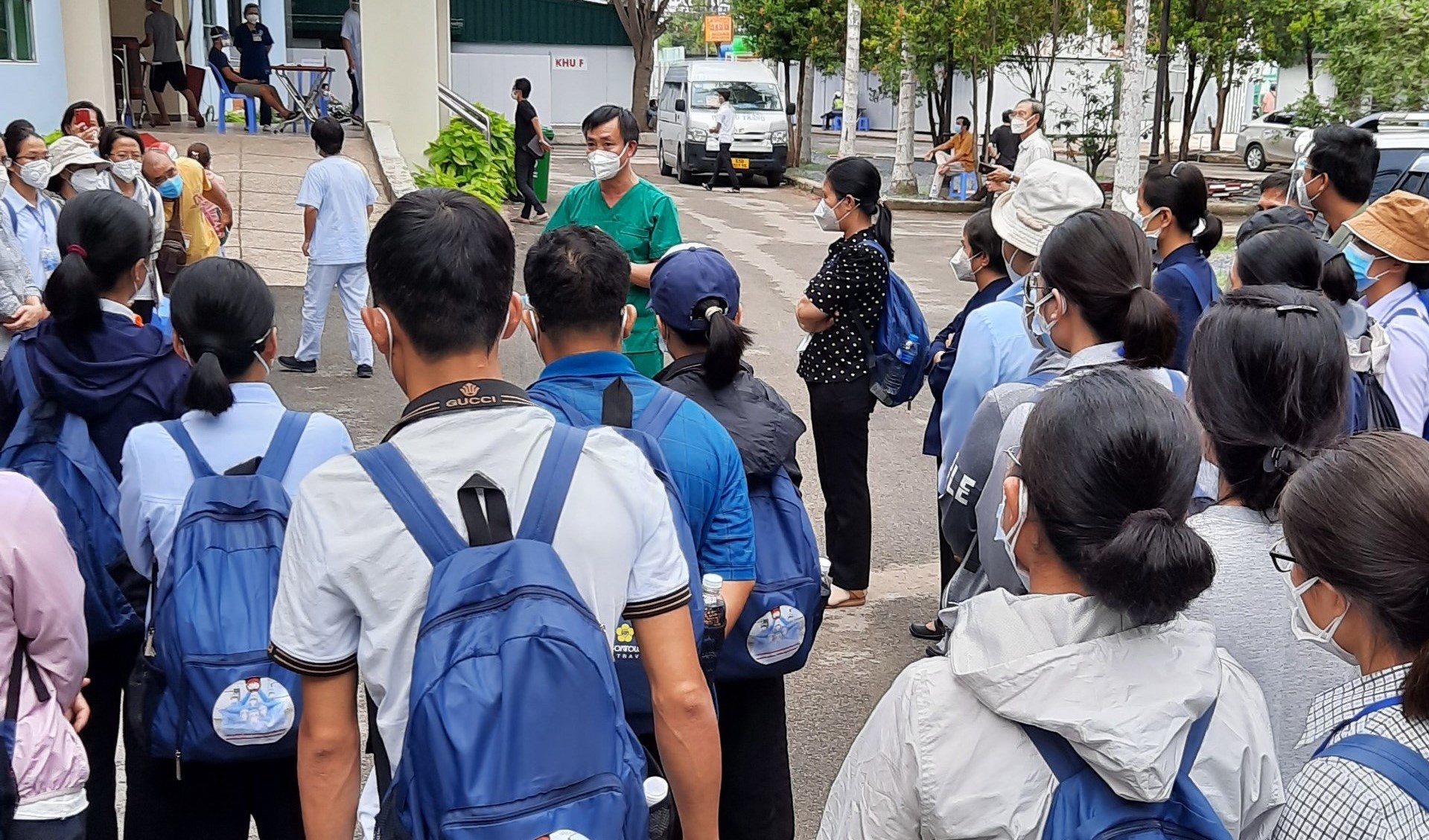 “Xin dùng con như khí cụ bình an của Chúa”