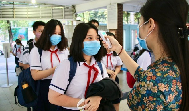 Nhìn từ việc học sinh trở lại trường