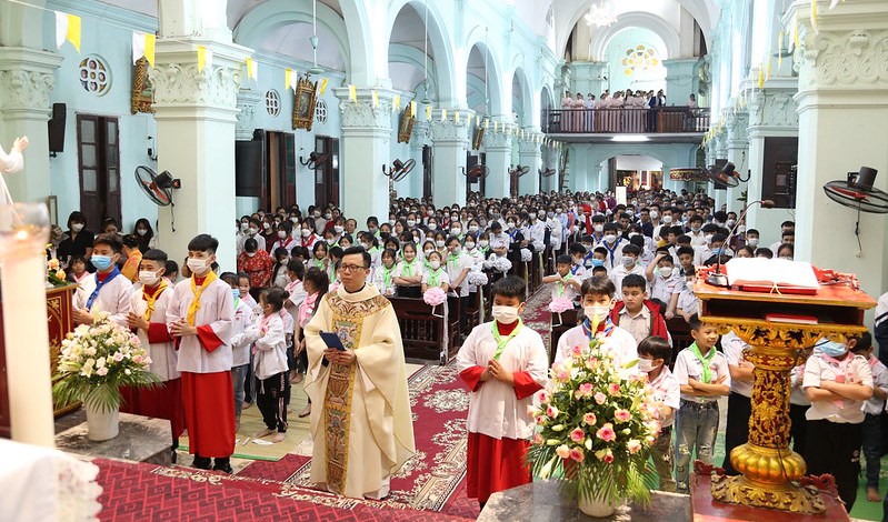 Có ai ở đó không?