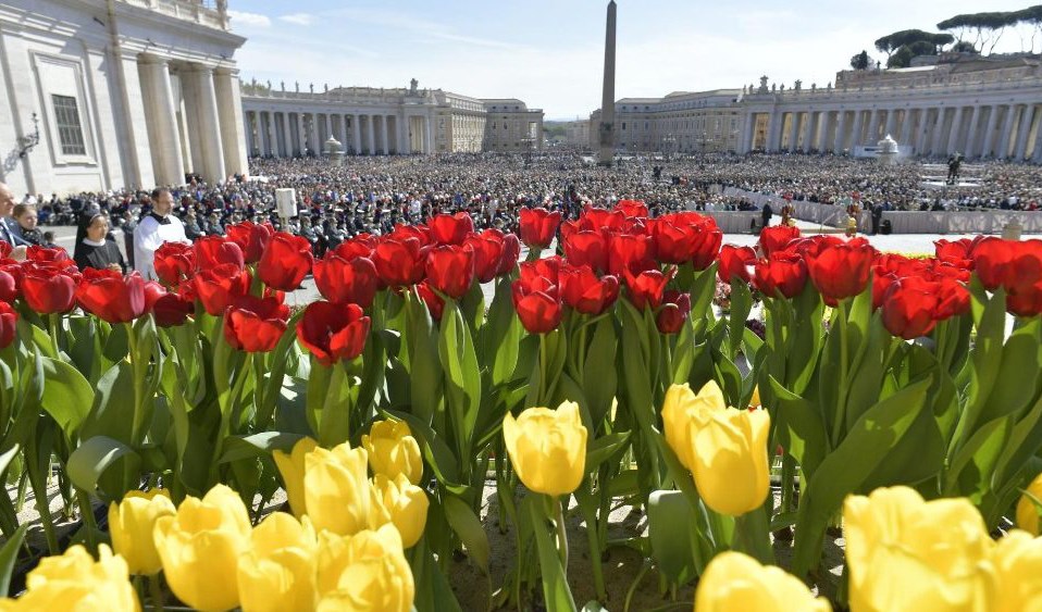 Truyền thống  “biển hoa” vào lễ Phục Sinh ở Vatican
