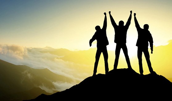 Con trai có thể khóc chứ không thể hèn!