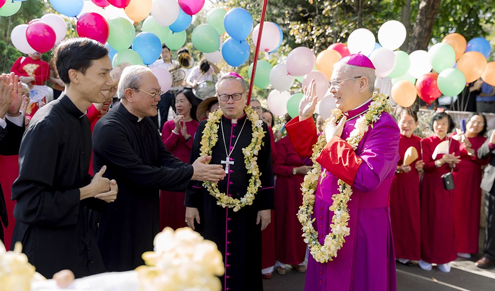 Đức tân Tổng Giám mục Phó TGP Huế Giuse Đặng Đức Ngân:  “Hãy mở rộng lòng để đón nhận nhau, hóa giải mọi khác biệt trong lối sống, ngôn ngữ, văn hóa...”