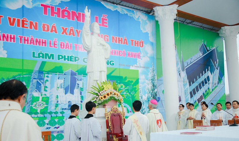 Lễ đặt viên đá xây nhà thờ giáo họ Yên Mã