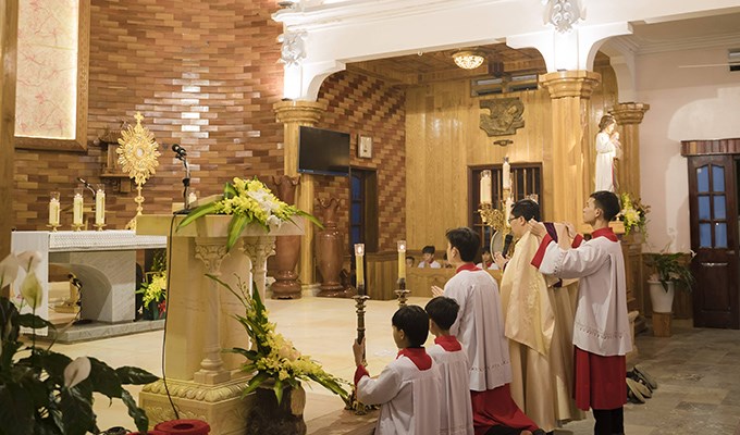 “24 giờ cho Chúa” ở các cộng đoàn