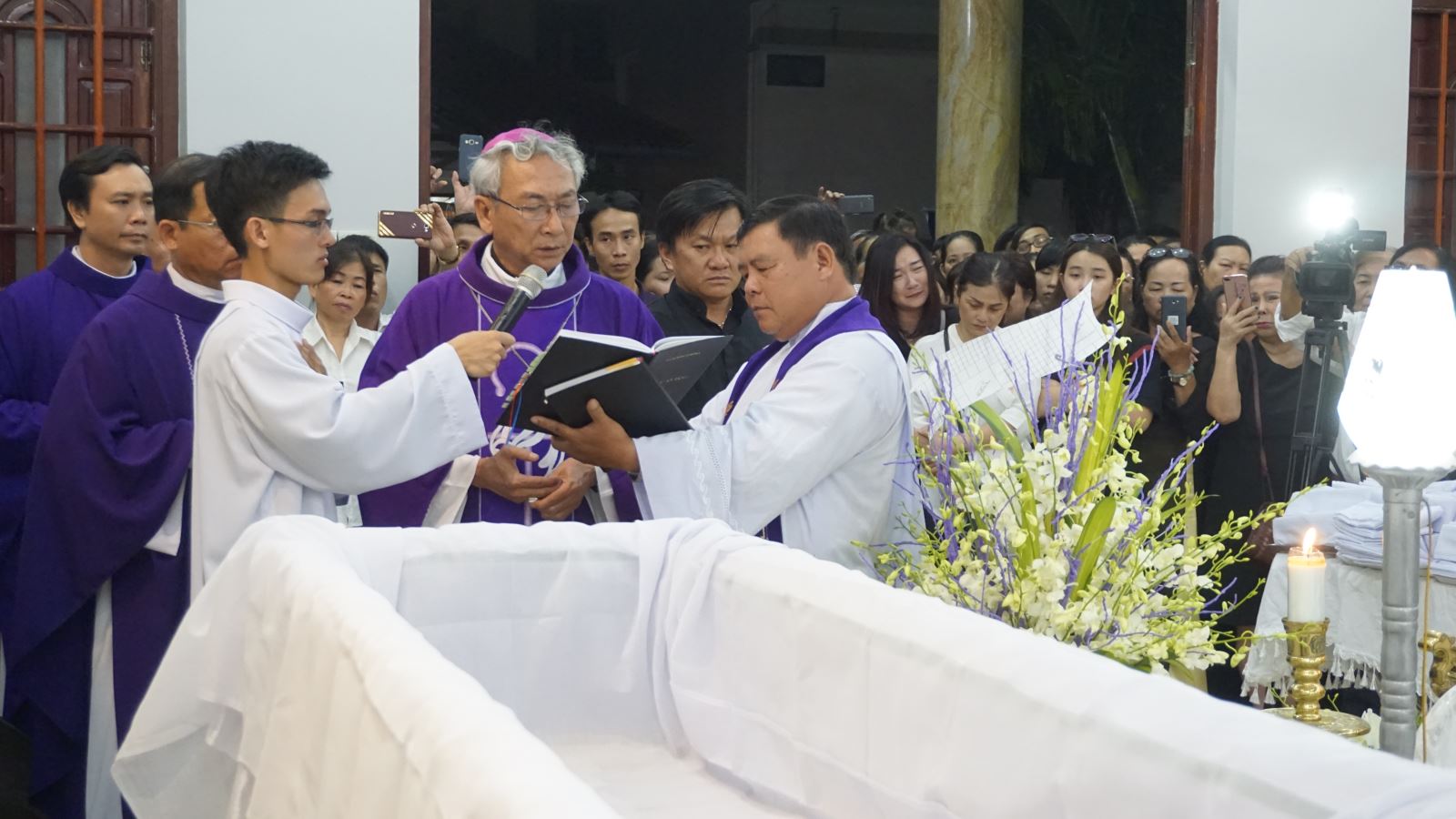 Tẩn liệm Đức Giám mục Giuse Vũ Duy Thống