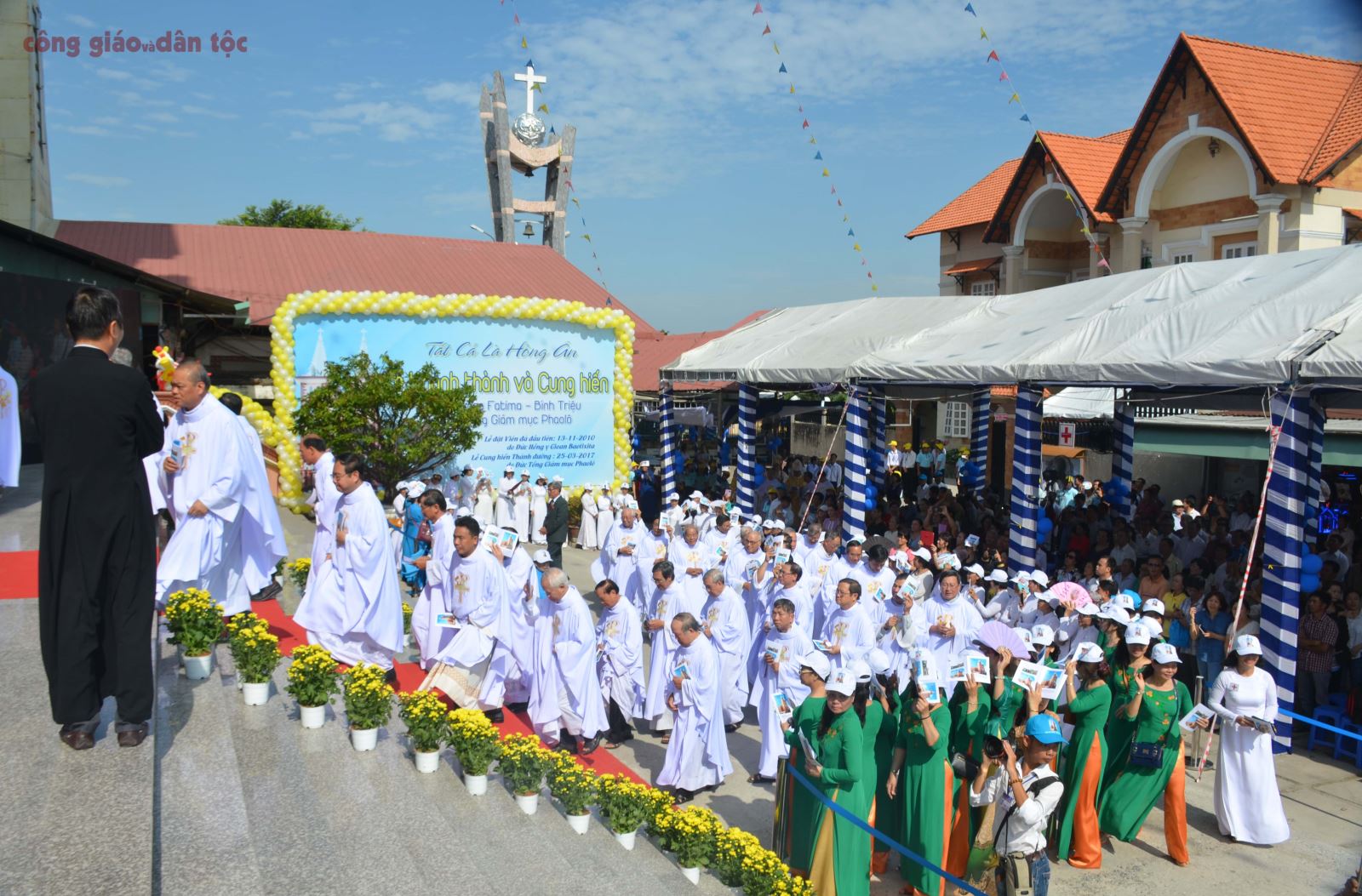 06- Khanh thanh nha tho Fatima Binh Trieu
