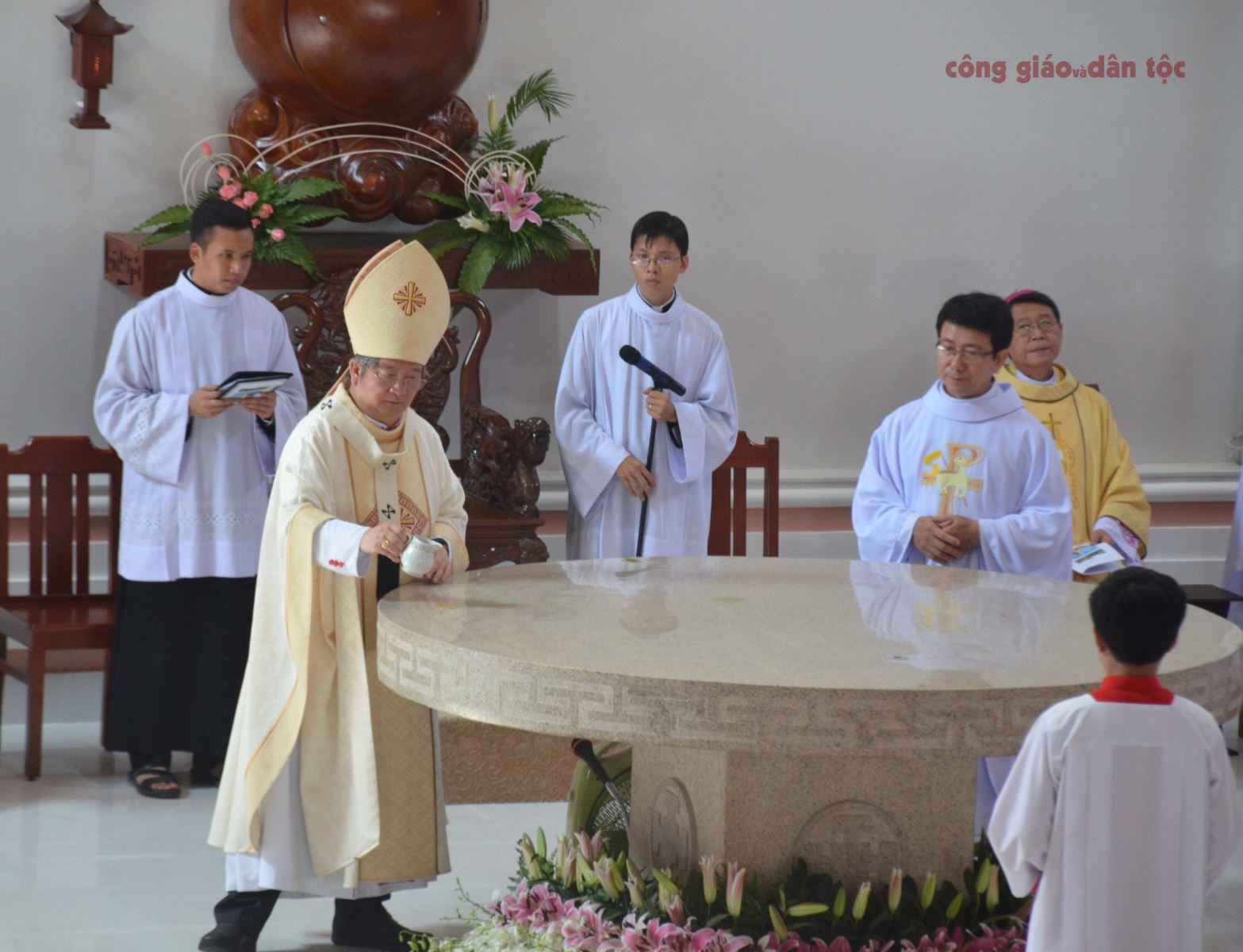 20-Khanh thanh nha tho Fatima Binh Trieu