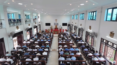 Linh mục giáo phận Hưng Hóa tìm hiểu về phụng vụ của Giáo hội