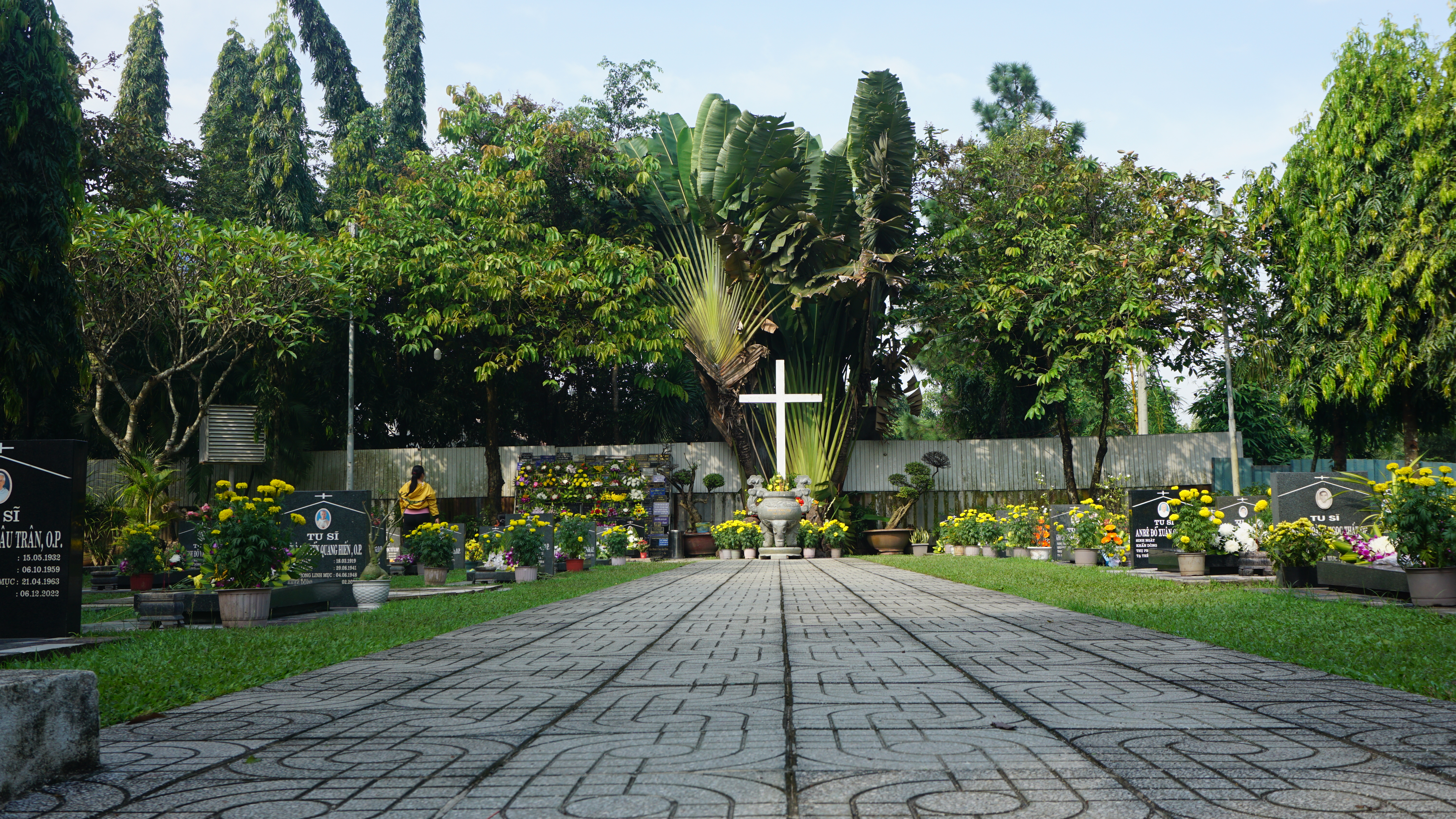 Nơi an nghỉ của những “lữ khách giảng thuyết” (p2)