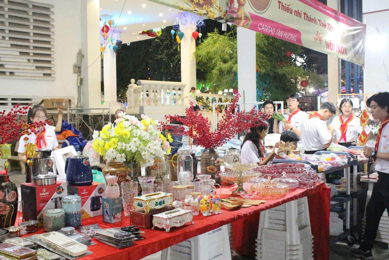 Hội chợ Xuân Ất Tỵ ở các xứ đạo