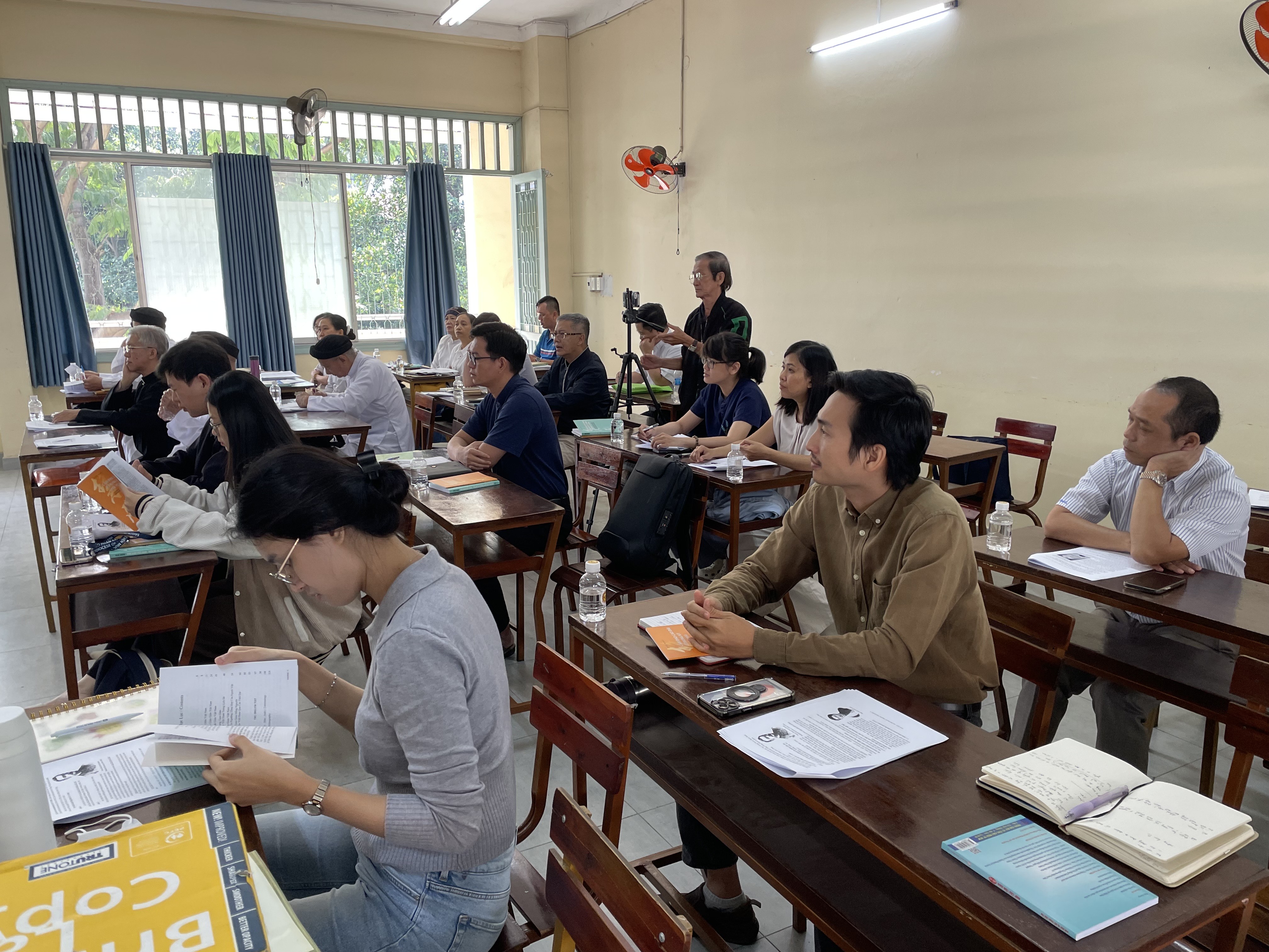 Lớp học  của những khác biệt niềm tin