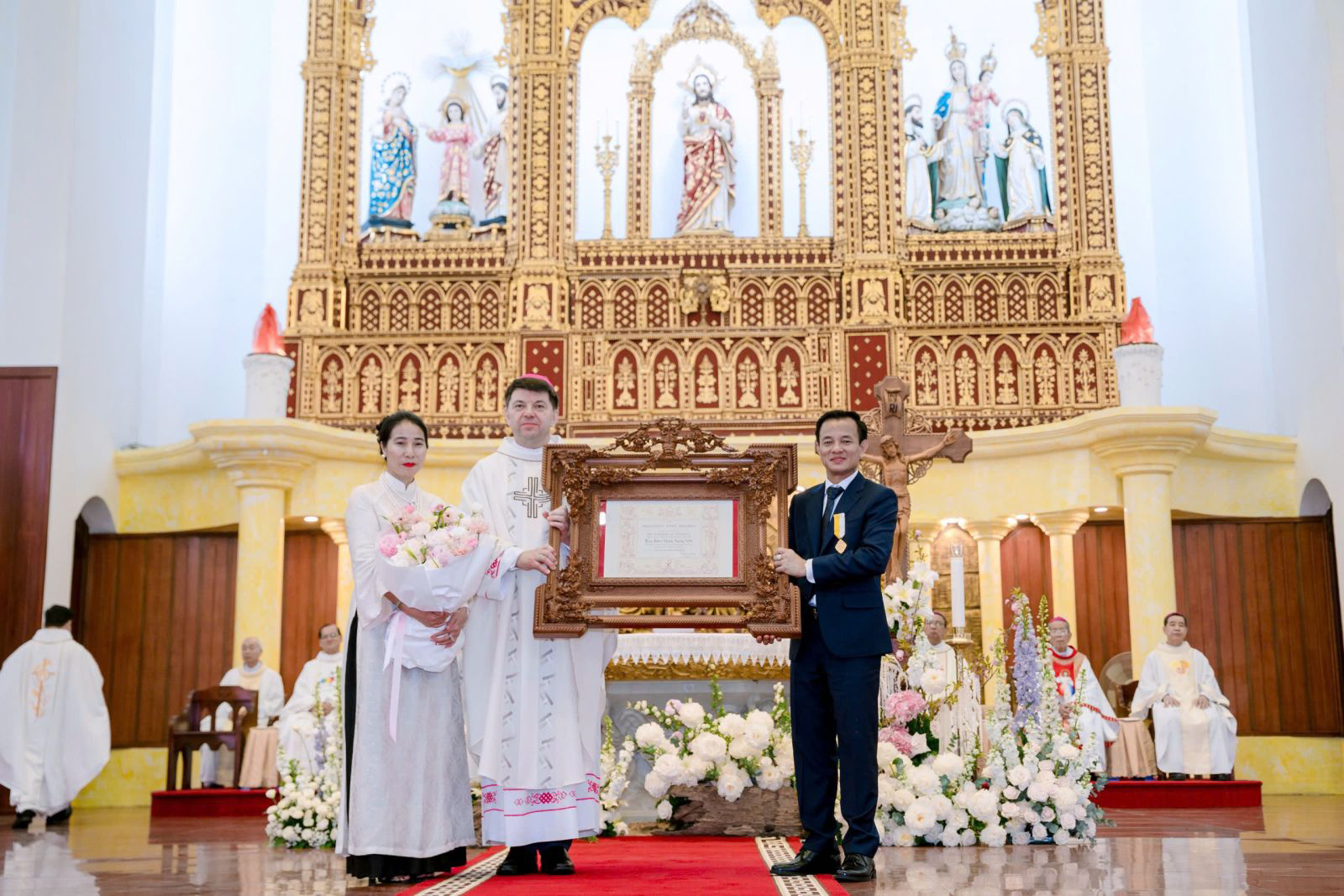 Đức TGM Marek Zalewski: “Các Huân chương Giáo hoàng hiếm có và rất giá trị”