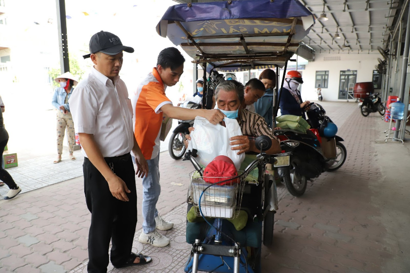 Ai có thể làm việc bác ái từ thiện?