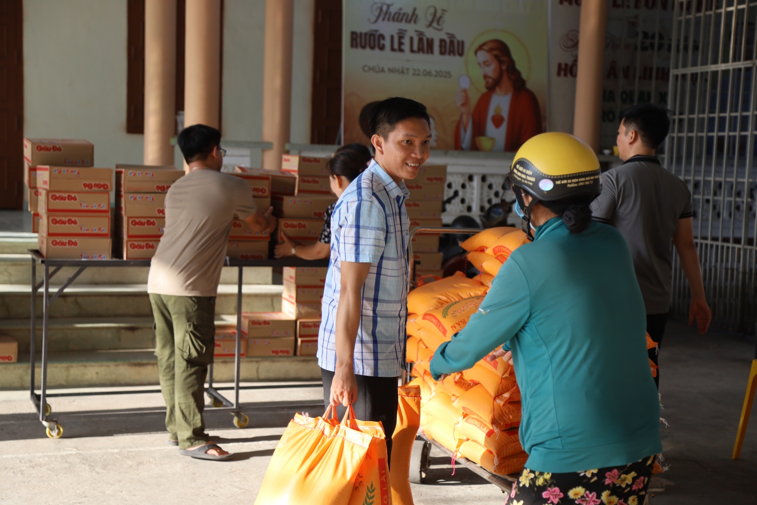 Đồng hành cùng giáo dân trước những băn khoăn của đời sống thường nhật