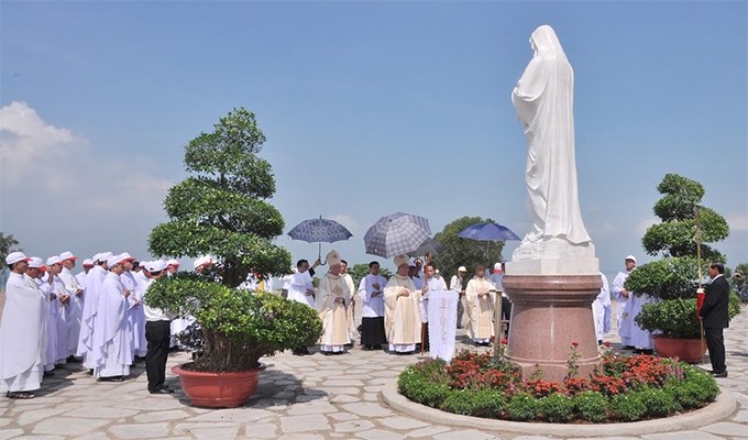 Núi Cúi đã có tượng Đức Mẹ