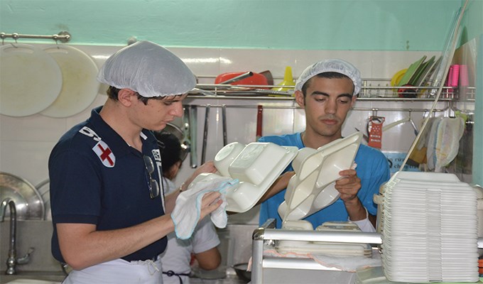 Những anh Tây ở quán cơm Caritas