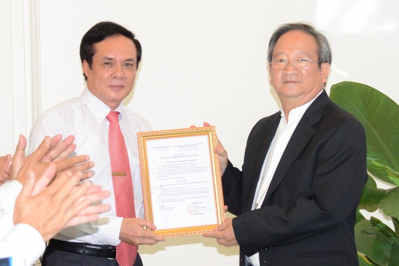 Tòa Thánh trao Sắc lệnh thành lập Học viện Công giáo Việt Nam