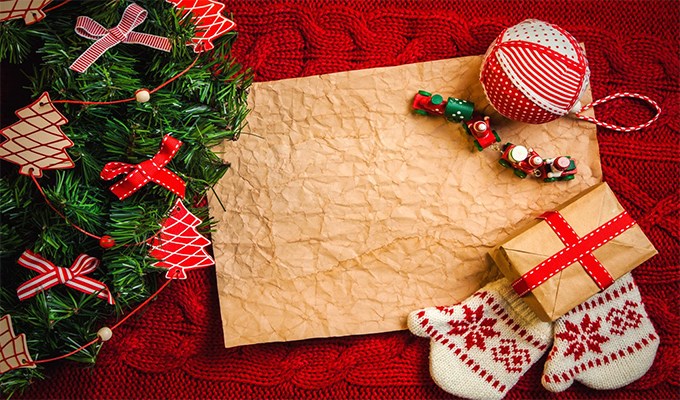 Rộn ràng mua, bán  mùa Noel phố thị