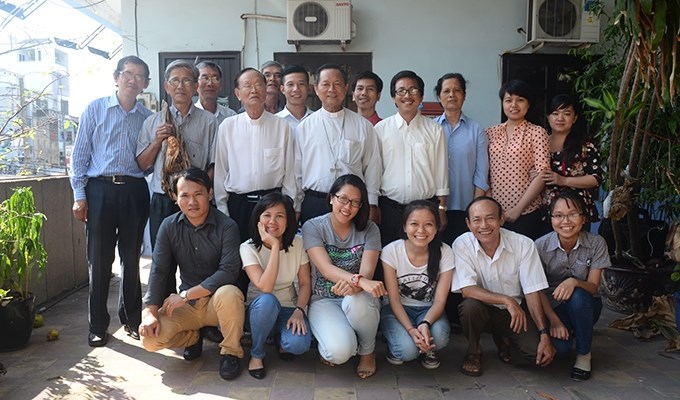 Đức cha Giuse Trần Văn Toản “xông đất”  báo Công giáo và Dân tộc