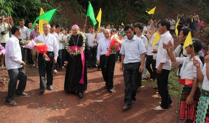 Đức TGM Leopoldo Girelli thăm mục vụ Sơn La và Điện Biên