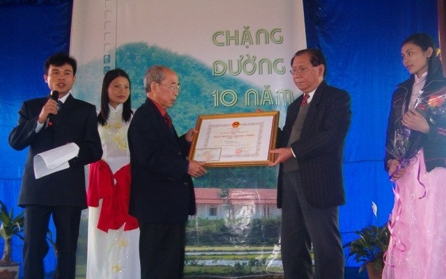 Chuyện kể, đằng sau một bài báo